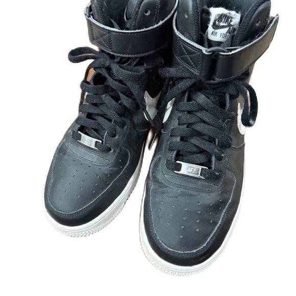 Womens Nike Black Air Force 1 Sz 8 black white casual street athleisure sneaker - Picture 6 of 7